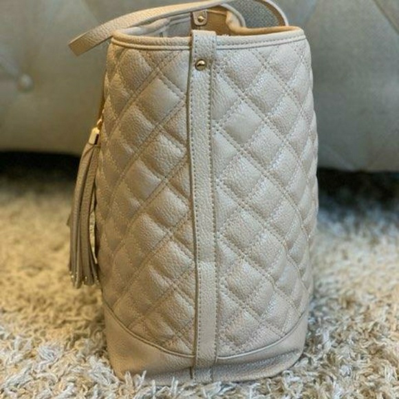 Sale ⬇️$79 | BCBG Paris Tote - Picture 5 of 8